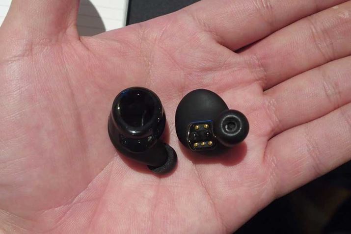 ɃRpNgȃ{fBɊeZT[MP3v[[@\