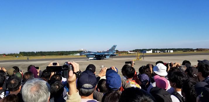 LpJł̎BeBQWB肽̂s@B肽̂킩Ȃ\}ɂȂ