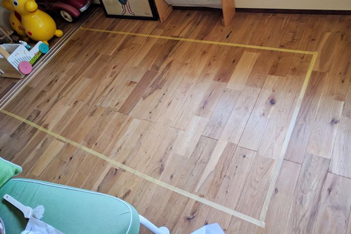 t[O͉180cm×c90cm̖ʐς2ԑ|@ÅԂɎꂽS~𒲍܂