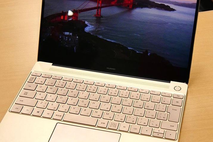 L[{[h㑤ɂ郁bV̉ɁAXs[J[jbgڂĂ