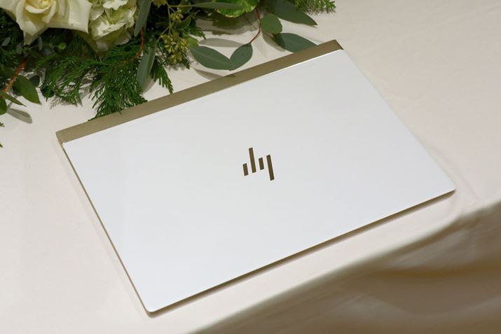 A~jEfނ̓VʁBS[hHPSƃqWANZgƂȂĂ