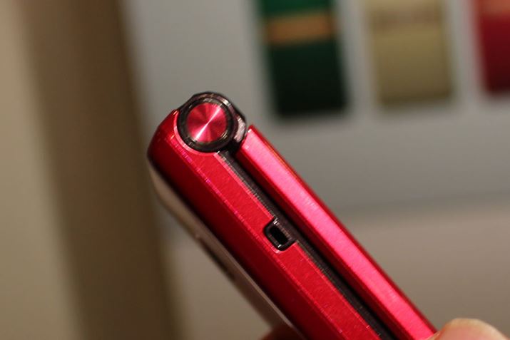 qW̃vbV{^ƂŉʂJAʘb̒M܂ōs