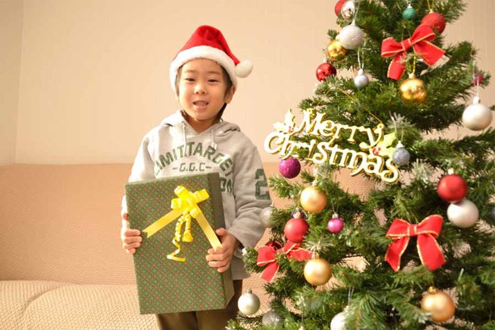 lƂT^񂩂v[gĊԗlqڂɕԁiʐ^̓C[Włj