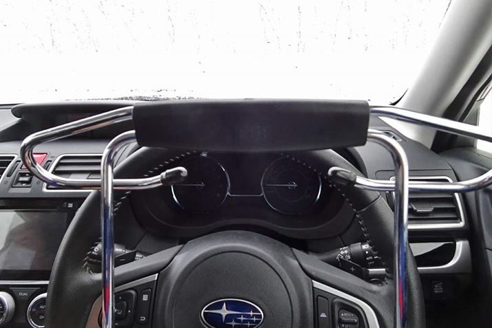 t́AtbN̕nh̏㕔Ɉ|邾