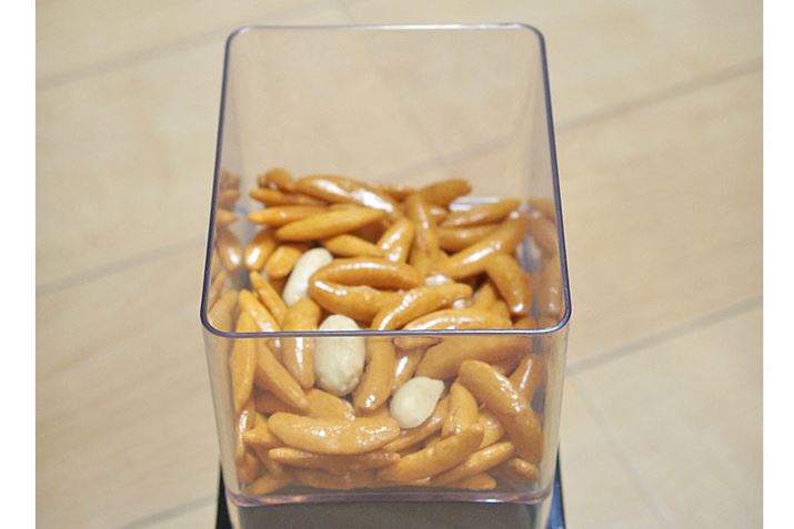 ̃P[X̂ӂJA`̎𗬂݂܂Bgp̂̓s[ibĉ`s[ł