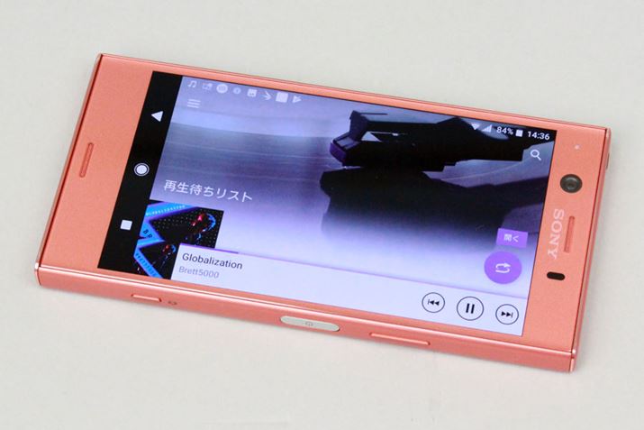 Xperia XZ1 Compact̃Xs[J[́Aeʂ50傫ȂA剹ʂł̃TEhĐ\ɂȂ