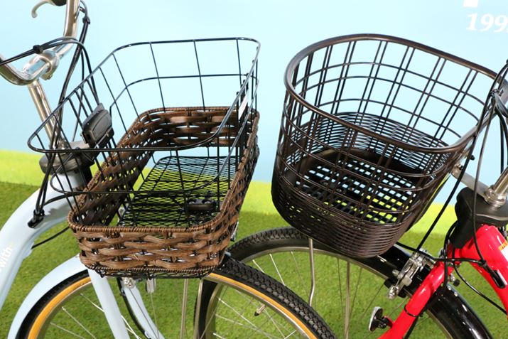 uPAS With DXviĵ݃oXPbg͕L̊p^ƂȂAٕ҂ݍ݃fUC̗pĂ