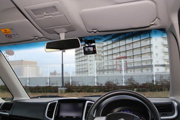 obN~[̉EփhCuR[_[uZDR-015vtĂ܂