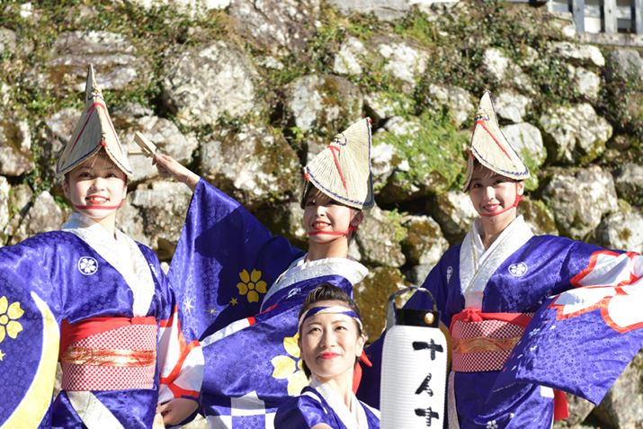 悳x̎Beɋ͂Ă\l\ʂ̃o[