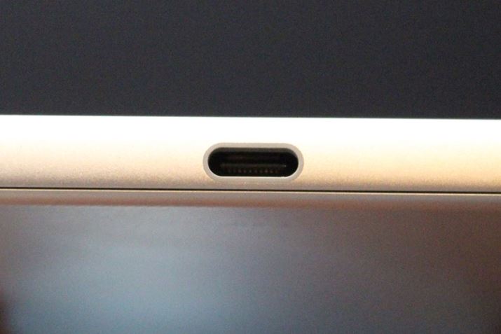 ڑC^[tFCXƂUSB Type-C|[garrowsV[YƂď߂č̗p