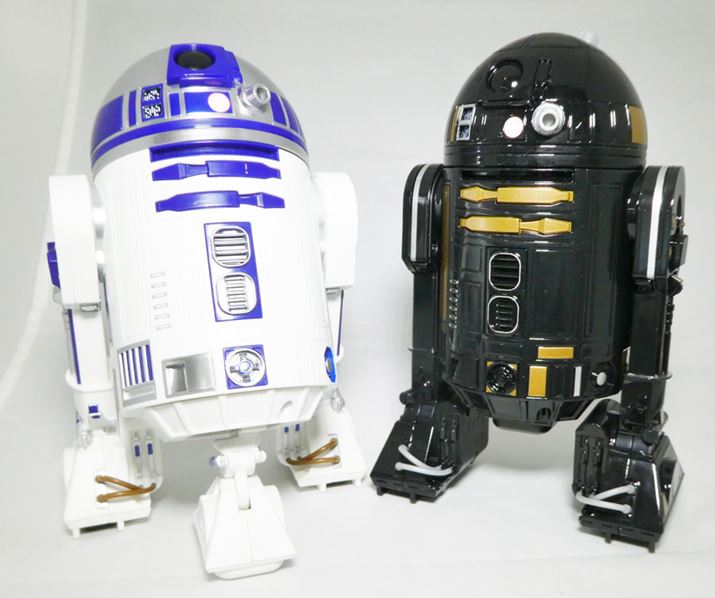 uR2-D2vƁuR2-Q5v̎p͔ɎĂ邪Aו܂ŌĂƃAɍĂ邱Ƃ킩