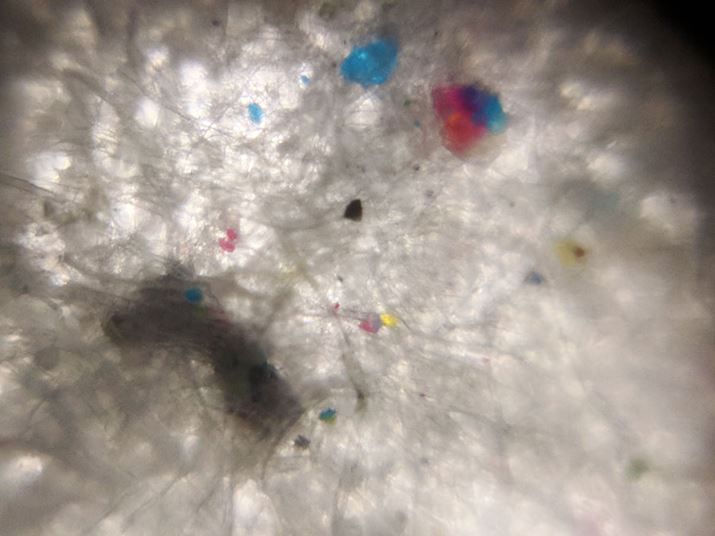 ̓gCȂǂɒuĂy[p[^IBł͌ȂAFԐF̑@ۂ܂