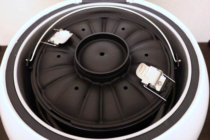 t^JƁÂ̓t^t̃P[LpBɍޗĒ܂