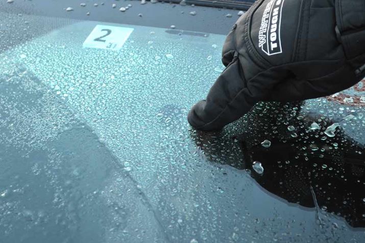 K`K`ɕXEBhE̒łA~͂낤ƂX̉򂪌镔_܂