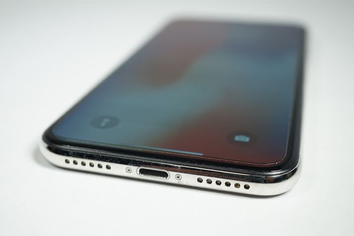 iPhone XLightningWbN̂ݓ