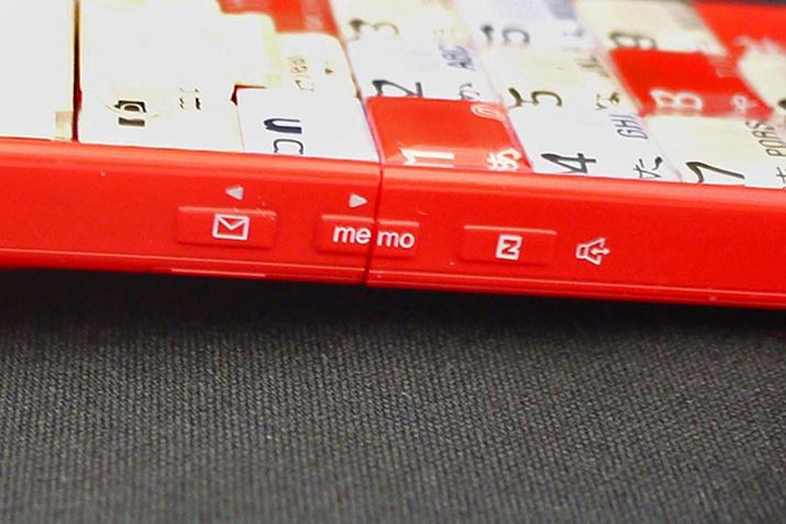 �T�C�h�{�^�����Č��B���̐l�́uZ�v�{�^�������Ȃ̂��킩��Ȃ��ł��傤�H