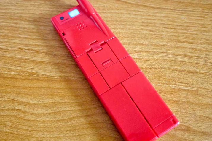 �܂��͗��Ԃ��ɂ��ď㕔�̃p�l�����X���C�h�����Ă����܂�