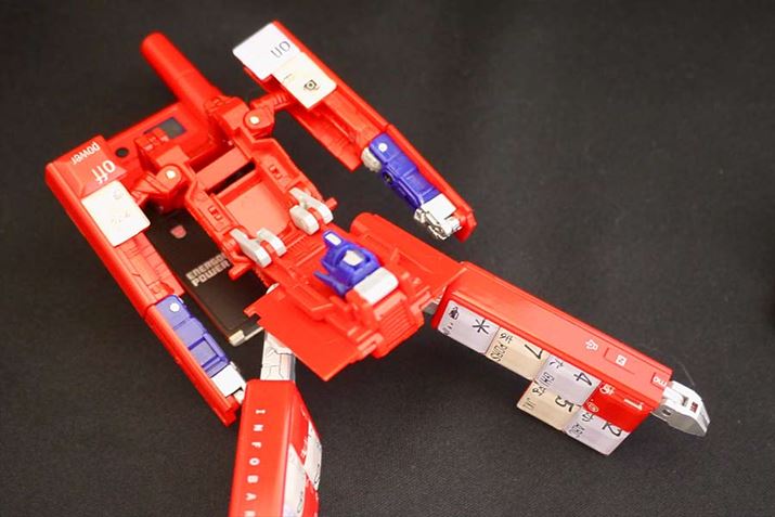 ���������瓪���o���ď㕔�ɃX���C�h���Ă����Ɓc