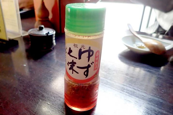 ɂ́A䂸̎pBƉmcnlM̏ɐU肩āAHׂĂł