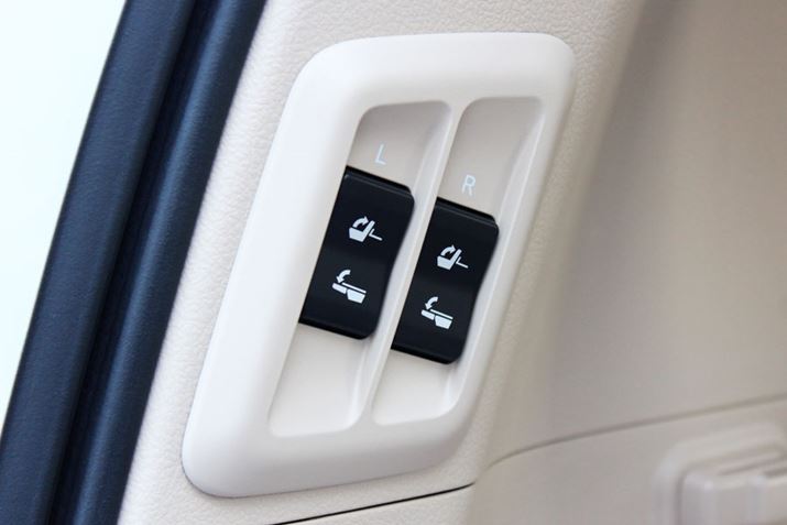 g^ V^uhN[U[vhvAQ[g3ڃV[g̊i[XCb`