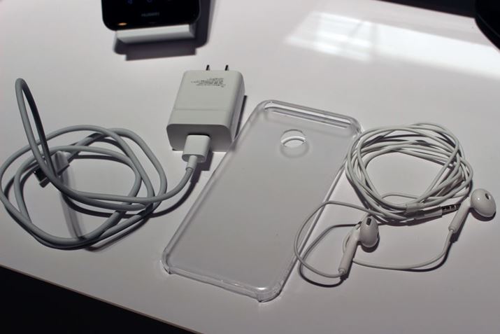 9V/2A̋}[dɑΉp̏[dÃJo[ACz