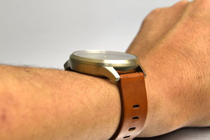 {̂̃P[Xa43mmŁA݂11.6mmiǂ́jBAiOvƂĂ͑^Ō