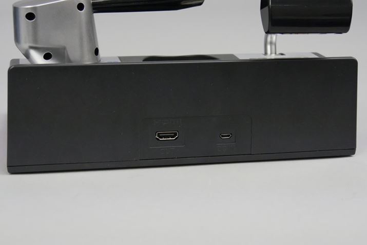 wʂɂHDMI|[gƁAdpmicroUSB|[g𓋍