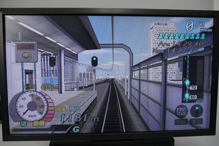 ԃAiEXIƁAԓM_Bu[LāA}XRƏグĉĂ