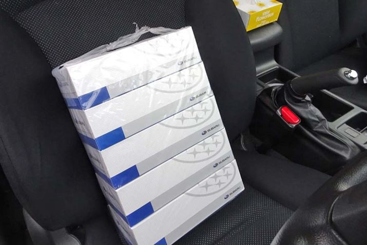 tɂȂƁAԂ̒̓eBbV{bNX炯Ɂc