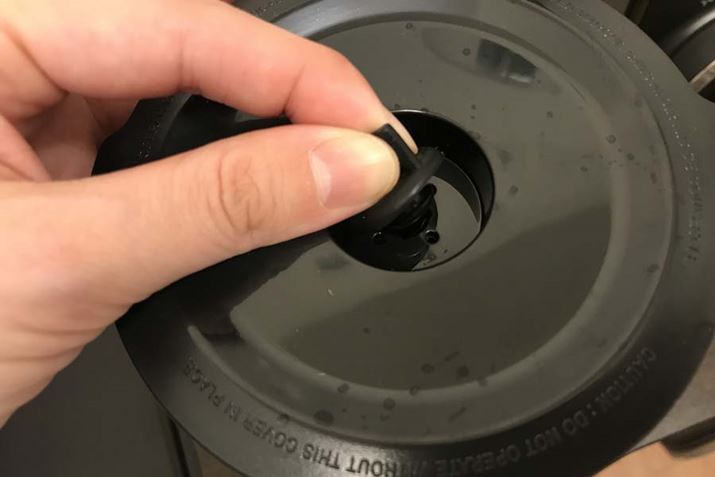 ������̐^��{�g���́A�ӂ��̏�̕ق��O���āg�Ղ�����h�Ƌ�C�����Ă���łȂ��ƊJ���܂���