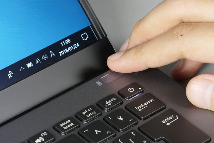 L[{[hEɂ́AuWindows HellovɑΉwF؃ZT[𓋍ځBF؂̃Xs[h