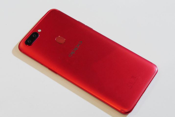 ^bNȔwʂ́A򂪂ȂTTƂG肾Bwʒ̏㕔ɎwF؃ZT[𓋍