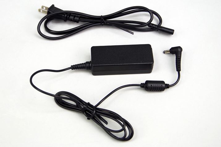 �t������AC�A�_�v�^�[�̓R���p�N�g�Ȃ̂ŁA�ꏏ�Ɏ��������Ă����Ȃ����낤