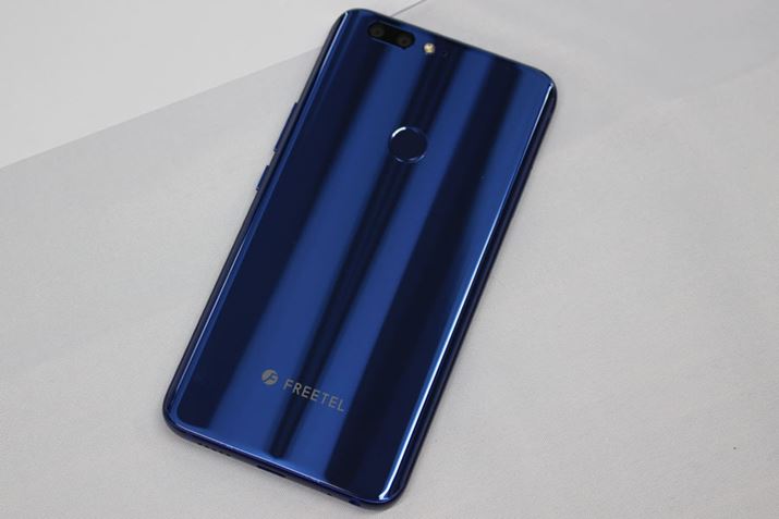 \ʂƗʂ2.5D̋ȖʃKXŕĂȂ߂炩ȊG