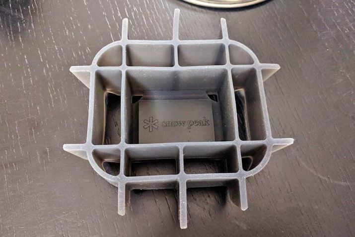 usnow peakv̕̕t̐P[X