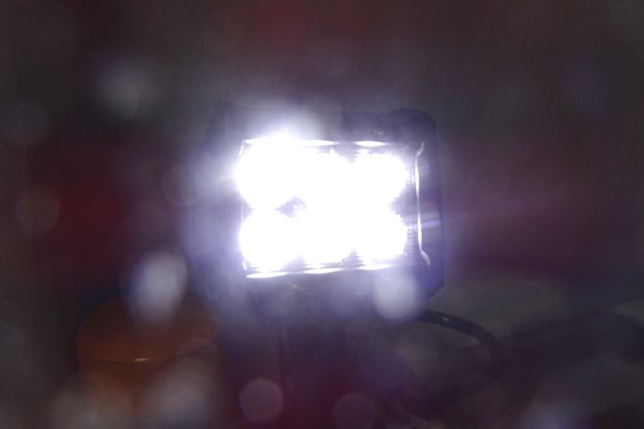 ȂƓx߂̃Cg̏Ɩ𓧂Ă݂܂