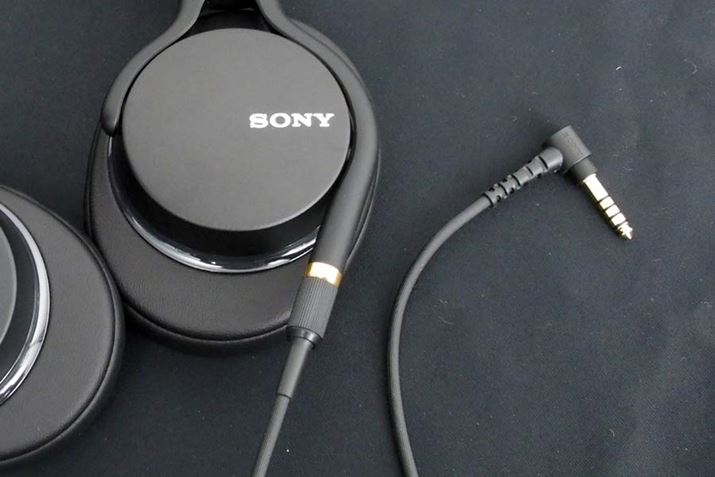 4.4mm5ɃvO̗poXڑP[uWŕt