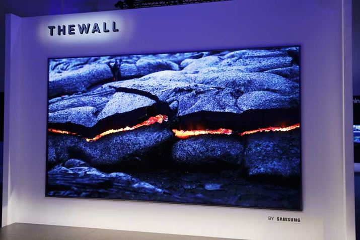 CES 2018ɂāATXu[X̉BʂƂĊefBAŘbɂȂg}CNLEDerhuThe Wallv