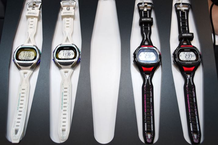 ̃zCgƉẼubNeF800{̔AuX[p[i[Y \[[v̑LOf