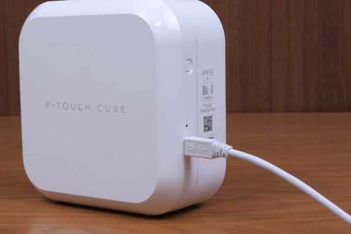 `ECIobe[Ă̂ŁAdr͕svBtmicroUSBP[uŏ[d