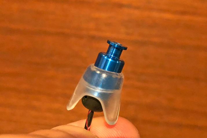 �C���z���{�̕����ɂ͋���➑̂��p�����Ă���