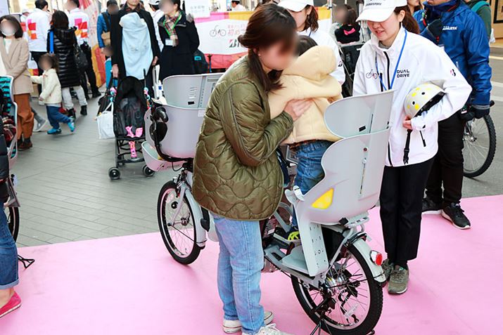 nhbNƂɁAlqǂ`ChV[gɏ悹Ă̂S