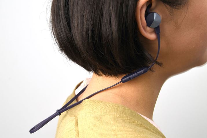 �C���z�����q���R�[�h�ɂ͍i�肪�t���Ă���A�{�@��g�̂ɌŒ肵�₷��