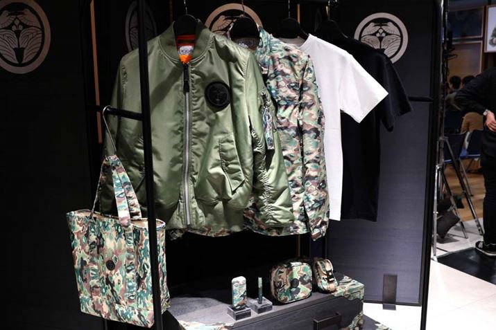 �uTHE CAMO COLLECTION�v��8�A�C�e�����ׂĂɁA�I���W�i���̃J���t���[�W��������������Ă���