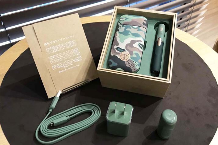 �t�@�u���b�N�d�l�́uIQOS CAMO DEVICE�v�B19,980�~(�ō��j