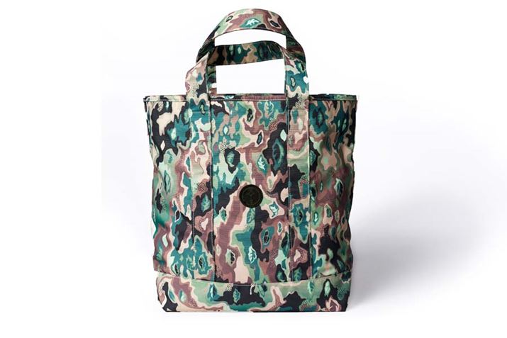 �uIQOS CAMO TOTE BAG�v�B6,980�~(�ō��j