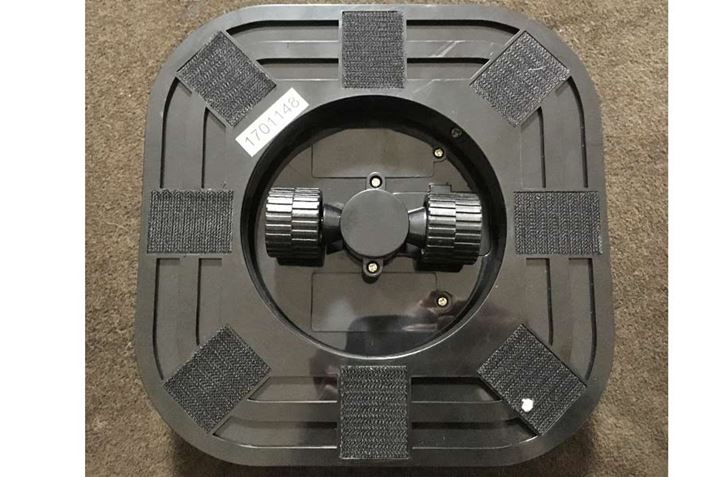 ꂪbv̗B^񒆂ɎԗւA8̖ʃt@Xi[tĂ܂