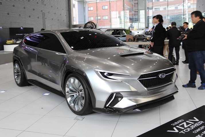 �uSUBARU VIZIV TOURER CONCEPT�v�̃G�N�X�e���A