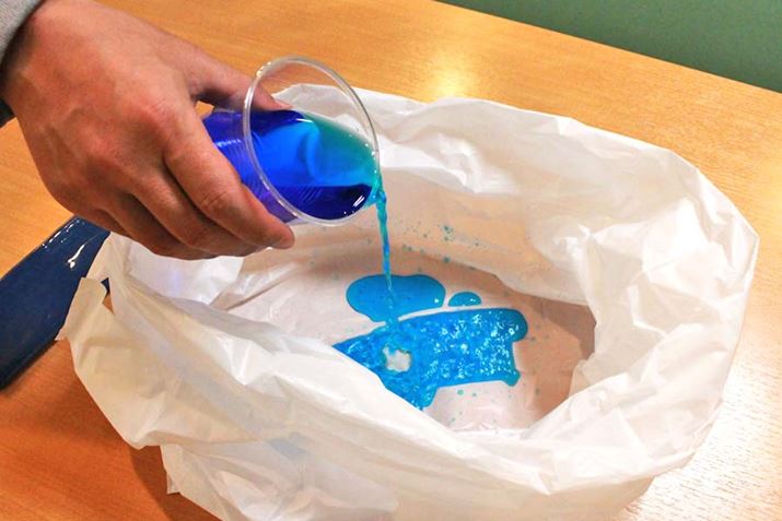 ʂ̃rj[܂ƓȂ̂Ŏ኱˂܂ˁB܂̕ǂ߂ɍقł