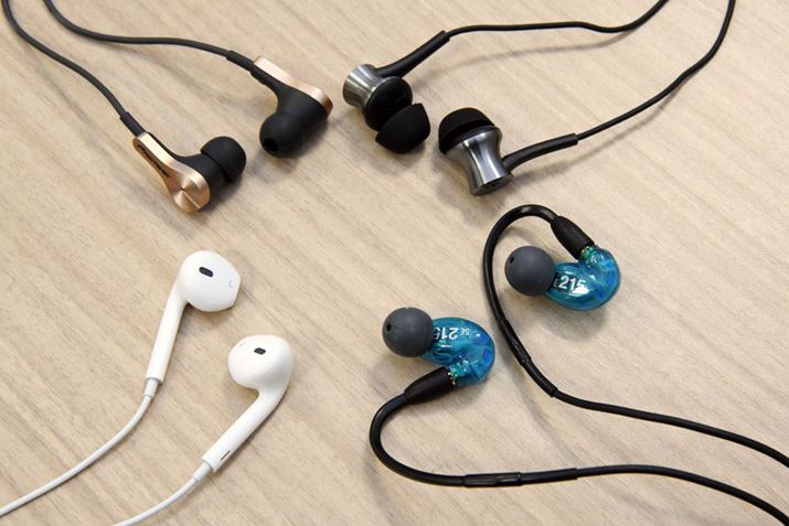 iPhoneɑ}ŎgLightningCzCɓ萻iLightningΉłLightningP[u